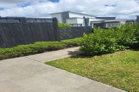 Photo of property in 14 Raranga Lane, Hobsonville, Auckland, 0616