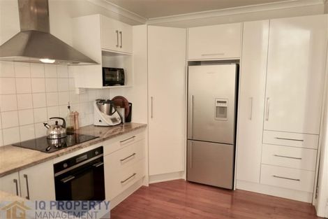 Photo of property in 43 Eastglen Road, Glen Eden, Auckland, 0602