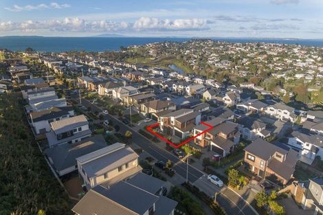 Photo of property in 32 Caldera Drive, Long Bay, Auckland, 0630