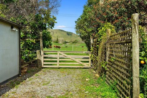 Photo of property in 43 Te Horo Hautere Cross Road, Te Horo, Otaki, 5582