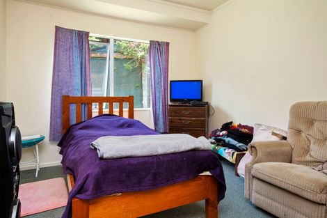 Photo of property in 104a Collingwood Road, Waiuku, 2123