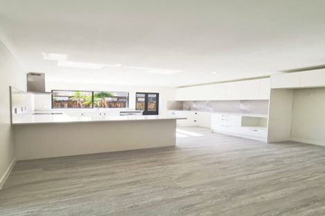 Photo of property in 30 Rathmar Drive, Manurewa, Auckland, 2105