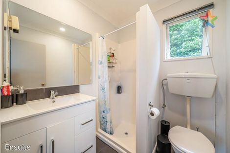 Photo of property in 15 Ferry Road, Days Bay, Lower Hutt, 5013