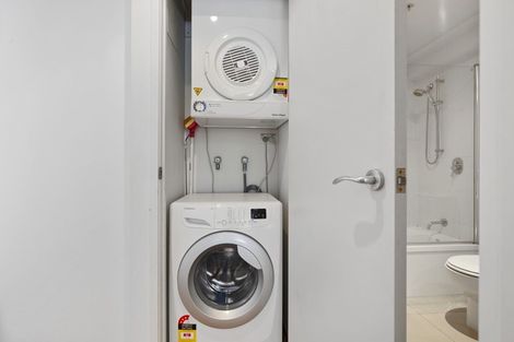 Photo of property in Algarve Apartments, 213/332 Maunganui Road, Mount Maunganui, 3116