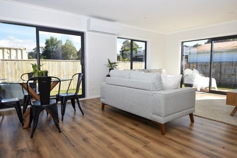 Photo of property in 4 Macrocarpa Lane, Carterton, 5713