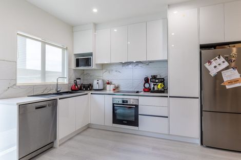 Photo of property in 10/66 Clayburn Road, Glen Eden, Auckland, 0602