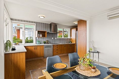 Photo of property in 18 Hanlon Street, Halfway Bush, Dunedin, 9010