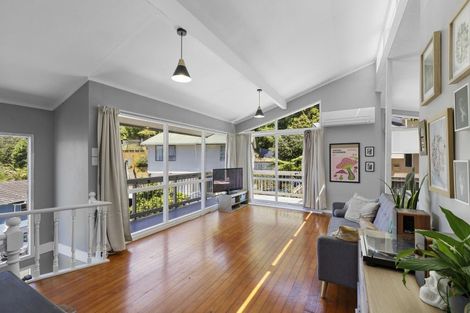 Photo of property in 89 Mulberry Street, Normandale, Lower Hutt, 5010