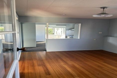 Photo of property in 10 Wallis Street, Raglan, 3225