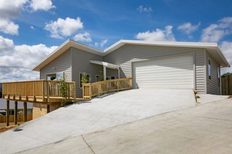 Photo of property in 13 Rauta Way, Helensville, 0800