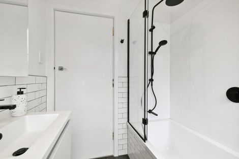 Photo of property in 13 South Karori Road, Karori, Wellington, 6012