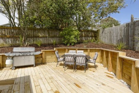 Photo of property in 10a Rena Place, West Harbour, Auckland, 0618