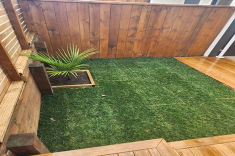 Photo of property in 103 Trias Road, Totara Vale, Auckland, 0629