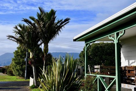 Photo of property in 27 Wharf Road, Karamea, 7893