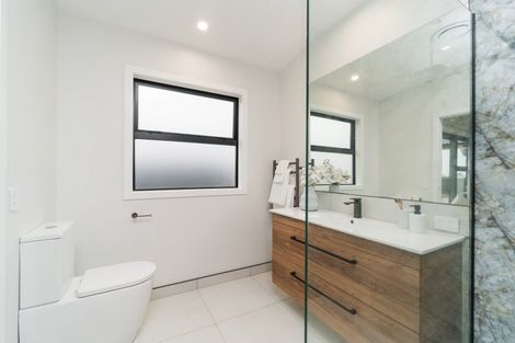 Photo of property in 44 Vaucluse Heights, Fitzherbert, Palmerston North, 4410