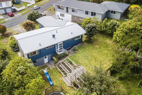 Photo of property in 13 De Castro Place, Titahi Bay, Porirua, 5022