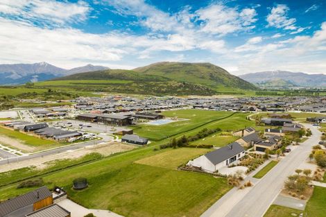 Photo of property in 19 Cunninghams Drive, Jacks Point, Queenstown, 9371