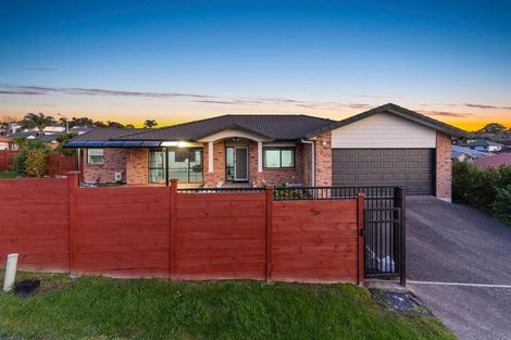 Photo of property in 30 Hercules Drive, Henderson, Auckland, 0612