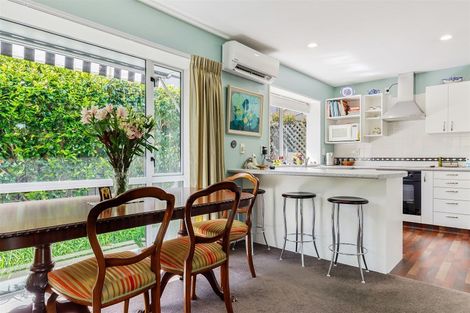 Photo of property in 2/138 Memorial Avenue, Burnside, Christchurch, 8053