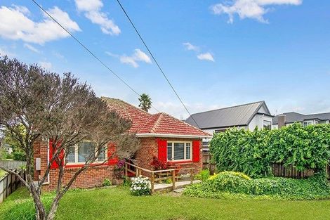 Photo of property in 33 St Michaels Avenue, Point Chevalier, Auckland, 1022