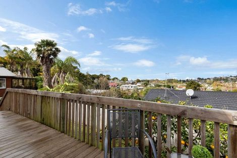 Photo of property in 2/3 Northwick Place, Hillcrest, Auckland, 0627