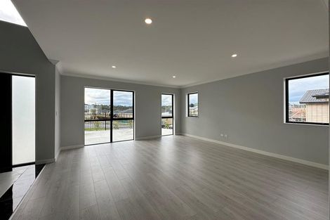 Photo of property in 13 Lumber Rise, Swanson, Auckland, 0614