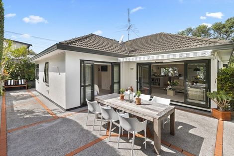 Photo of property in 3/34 Parkhill Road, Mellons Bay, Auckland, 2014
