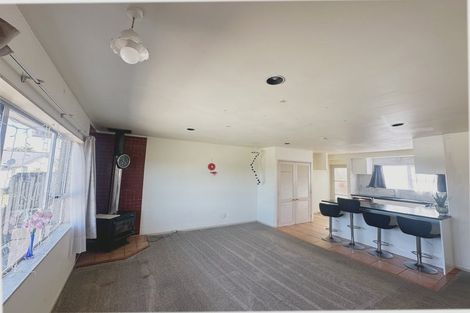 Photo of property in 4/70 West Coast Road, Glen Eden, Auckland, 0602