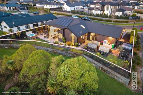 Photo of property in 21 Vogwill Road, Kumeu, 0810