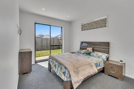 Photo of property in 132 Shillingford Boulevard, Rolleston, 7615
