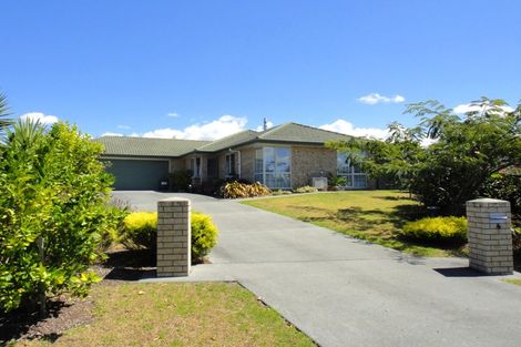 Photo of property in 4 Wai Place, One Tree Point, 0118