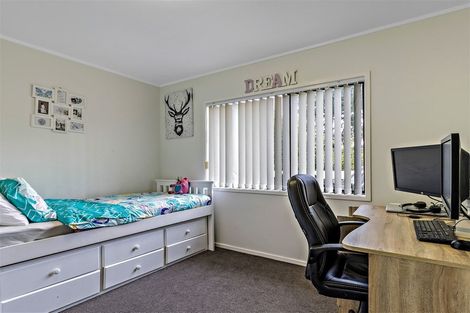 Photo of property in 2/31 Rangeview Road, Sunnyvale, Auckland, 0612
