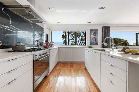 Photo of property in 37 Churchill Road, Murrays Bay, Auckland, 0630