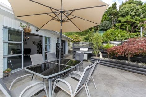 Photo of property in 2/12 Ambury Place, Merrilands, New Plymouth, 4312