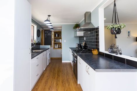 Photo of property in 22 Tacoma Drive, Totara Park, Upper Hutt, 5018