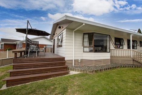 Photo of property in 29 Sheridan Crescent, Leamington, Cambridge, 3432