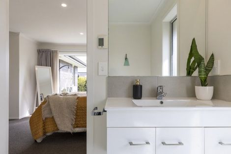Photo of property in 8 Huka Heights Drive, Rangatira Park, Taupo, 3330