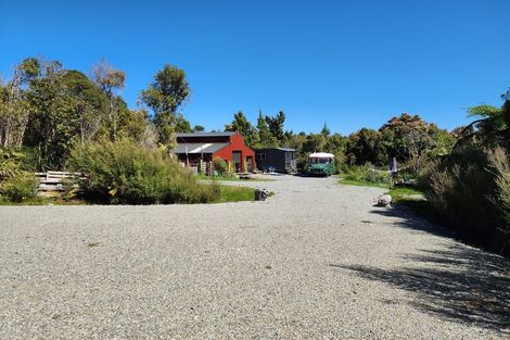 Photo of property in 51 Stuart & Chapman Drive, Karoro, Greymouth, 7805