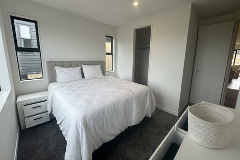 Photo of property in 10 Monstedt Terrace, Windsor Park, Auckland, 0632