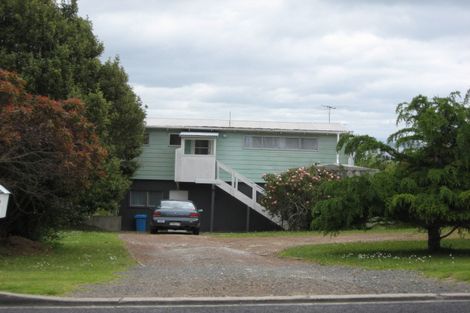 Photo of property in 1320 Whangaparaoa Road, Army Bay, Whangaparaoa, 0930