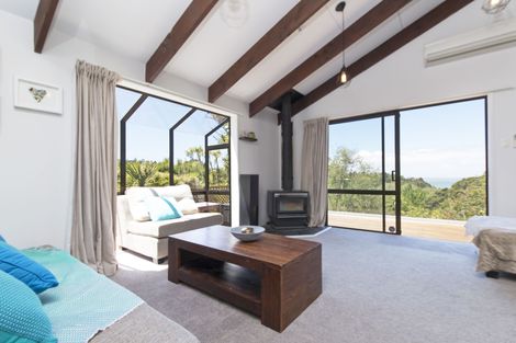 Photo of property in 692 South Titirangi Road, Titirangi, Auckland, 0604