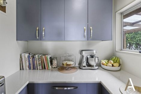 Photo of property in 42 Banyan Drive, Totara Heights, Auckland, 2105