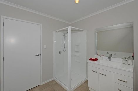 Photo of property in 89 Riverstone Drive, Riverstone Terraces, Upper Hutt, 5018