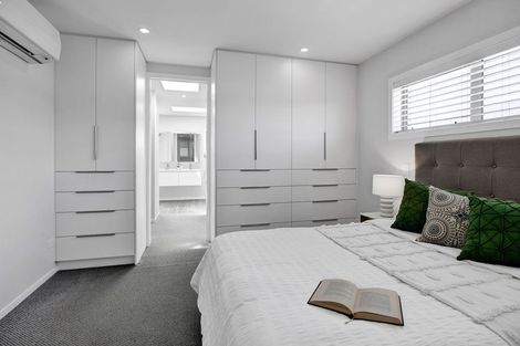 Photo of property in 3 Sackville Street, Fitzroy, New Plymouth, 4312