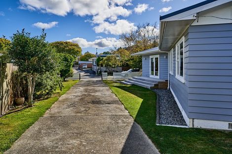 Photo of property in 2 Heather Grove, Fairfield, Lower Hutt, 5011