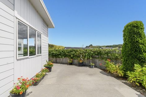Photo of property in 11 Rochfort Crescent, Pyes Pa, Tauranga, 3112