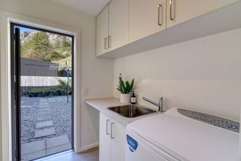 Photo of property in 29 Mathias Terrace, Arthurs Point, Queenstown, 9371
