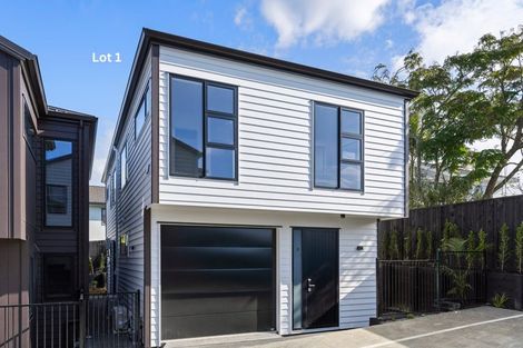 Photo of property in 7/90 Picasso Drive, West Harbour, Auckland, 0618
