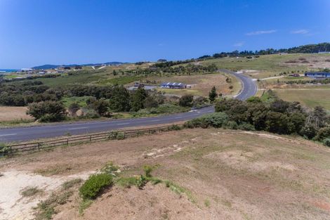 Photo of property in 14 Pekama Drive, Cable Bay, 0420