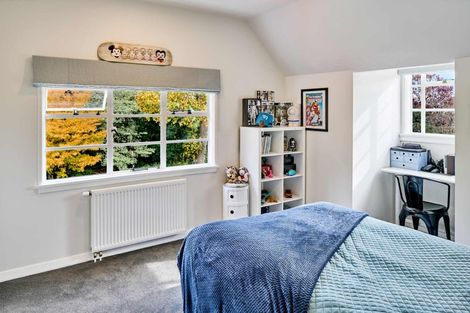 Photo of property in 10 Walter Road, Lowry Bay, Lower Hutt, 5013